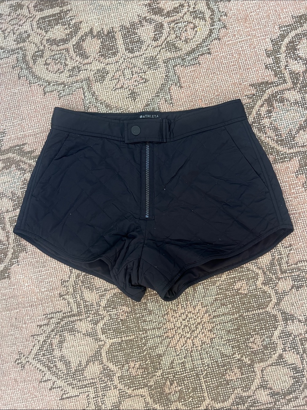Athleta Black Quilted Front-Zip Women's Shorts Size 2 NEW !!!